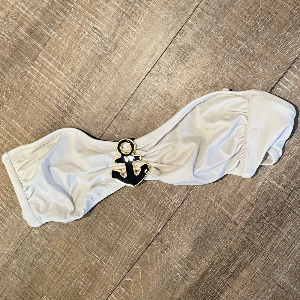 Victoria’s Secret bikini top
